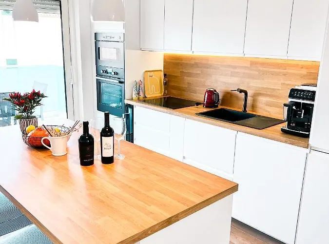 The Place 아파트 스리마